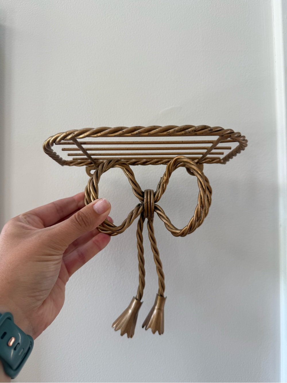 Golden rope bow mini shelf